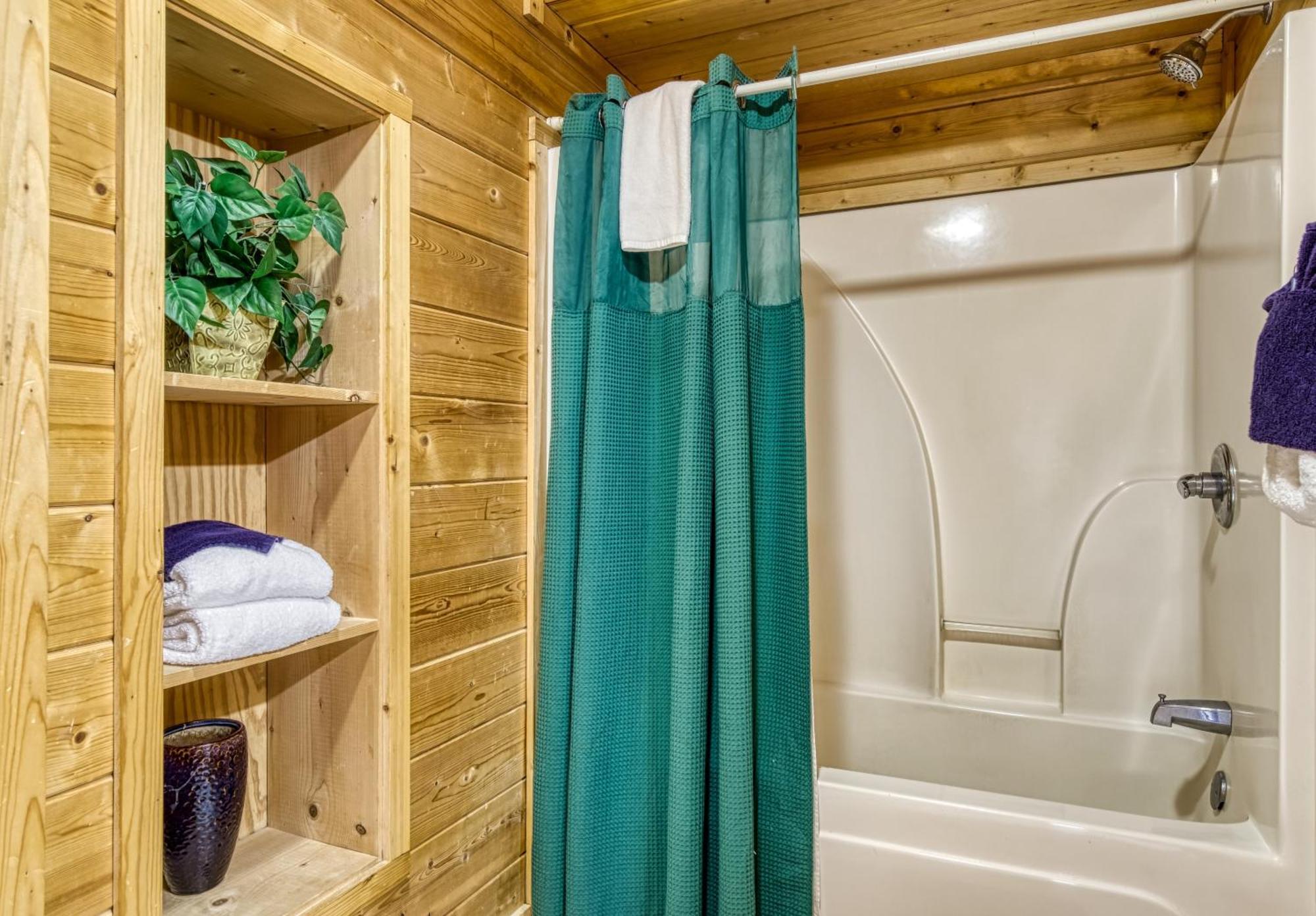 Sweet Seclusion, Hot Tub, Air Hockey, Wifi, 1089 Free Tickets Each Paid Day, Dollywood And More Sevierville Exterior photo