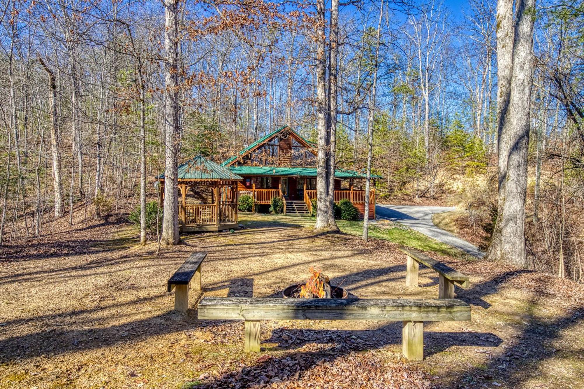 Sweet Seclusion, Hot Tub, Air Hockey, Wifi, 1089 Free Tickets Each Paid Day, Dollywood And More Sevierville Exterior photo