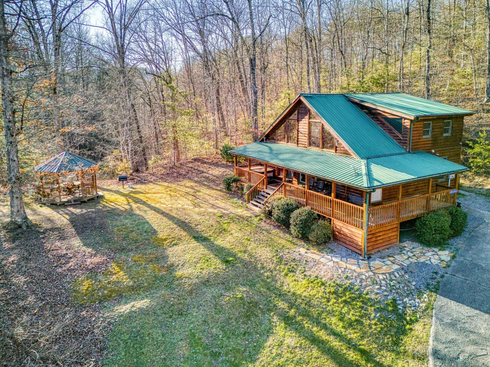 Sweet Seclusion, Hot Tub, Air Hockey, Wifi, 1089 Free Tickets Each Paid Day, Dollywood And More Sevierville Exterior photo