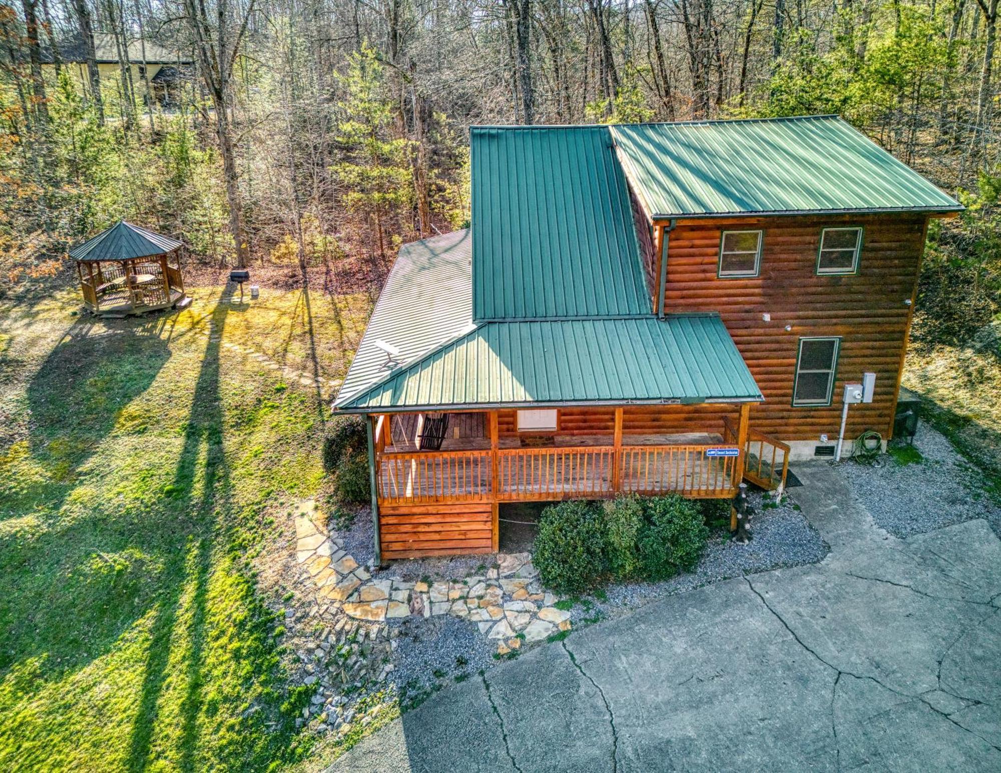 Sweet Seclusion, Hot Tub, Air Hockey, Wifi, 1089 Free Tickets Each Paid Day, Dollywood And More Sevierville Exterior photo